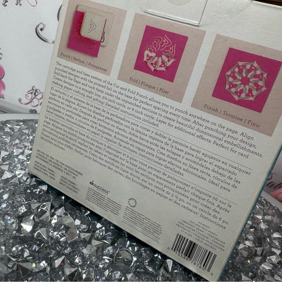 Martha Stewart Crafts Abstract Heart Design Cut&Fold Punch Scrapbook NEW 4295001 - Picture 5 of 5